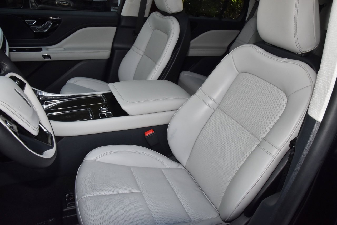 Certified 2026 Lincoln Aviator 2WD w/ Jet Appearance Package image 34