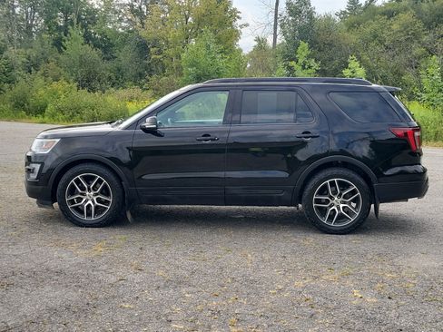 Used 2017 Ford Explorer Sport w/ Equipment Group 401A AWD/4WD image 8