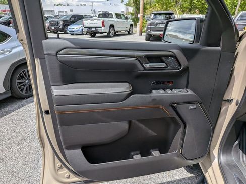 Used 2023 GMC Sierra 1500 AT4 w/ AT4 Premium Package AWD/4WD image 7