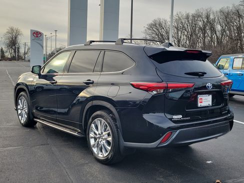 Used 2023 Toyota Highlander Limited image 4
