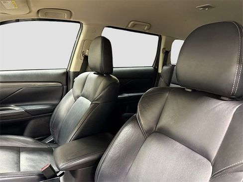 Used 2020 Mitsubishi Outlander SE image 22