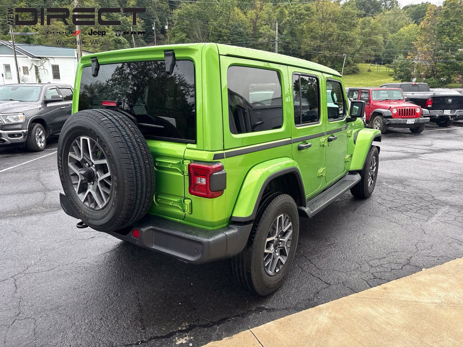 Used 2026 Jeep Wrangler Unlimited Sahara AWD/4WD image 6