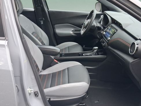Used 2023 Nissan Kicks SR w/ SR Premium Package FWD image 27
