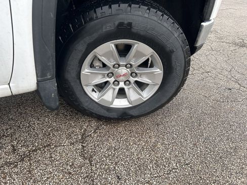 Used 2023 GMC Sierra 1500 SLE image 7