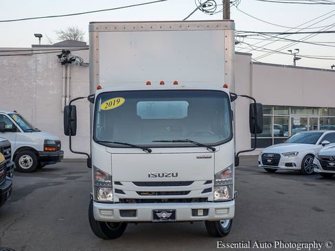 Used 2019 Isuzu NPR image 4