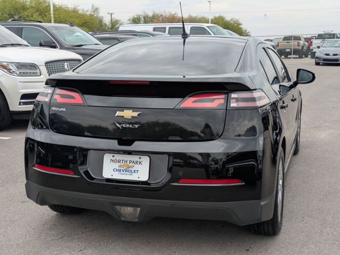 Used 2012 Chevrolet Volt Premium w/ Premium Trim Package image 3