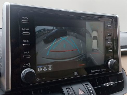 Used 2019 Toyota RAV4 Limited w/ Advanced Technology Package image 19