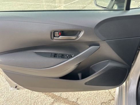Used 2025 Toyota Corolla LE image 21