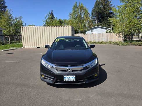 Used 2017 Honda Civic EX-T image 2