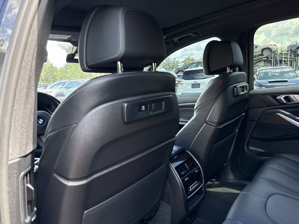 Used 2022 BMW X5 sDrive40i w/ M Sport Package RWD image 13