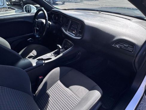 Used 2019 Dodge Challenger R/T RWD image 22