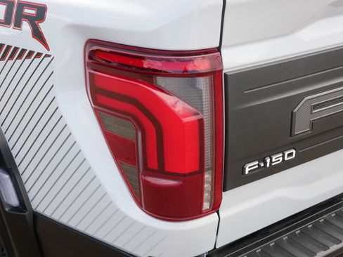 Used 2025 Ford F150 Raptor AWD/4WD image 17