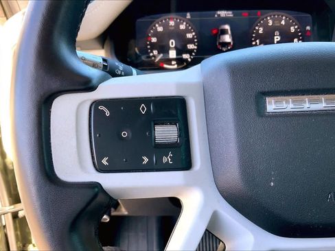Used 2021 Land Rover Defender 110 SE image 21