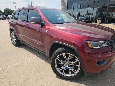 Used 2020 Jeep Grand Cherokee Trailhawk w/ Trailhawk Luxury Group AWD/4WD image 2