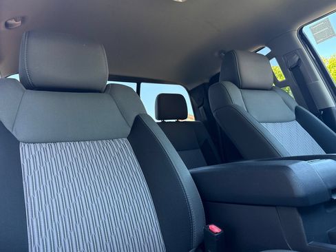 Used 2015 Toyota Tundra SR5 w/ SR5 Upgrade Package RWD image 19