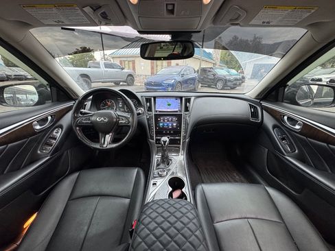 Used 2018 INFINITI Q50 Luxe w/ Essential Package (3.0T Luxe) AWD/4WD image 11