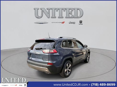 Used 2019 Jeep Cherokee Limited image 3
