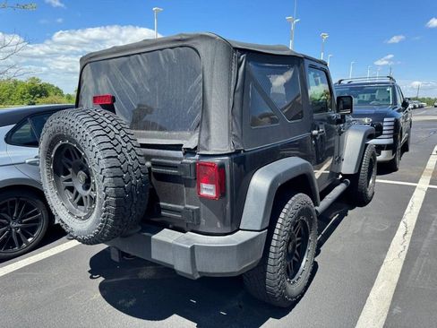 Used 2017 Jeep Wrangler Sport AWD/4WD image 2