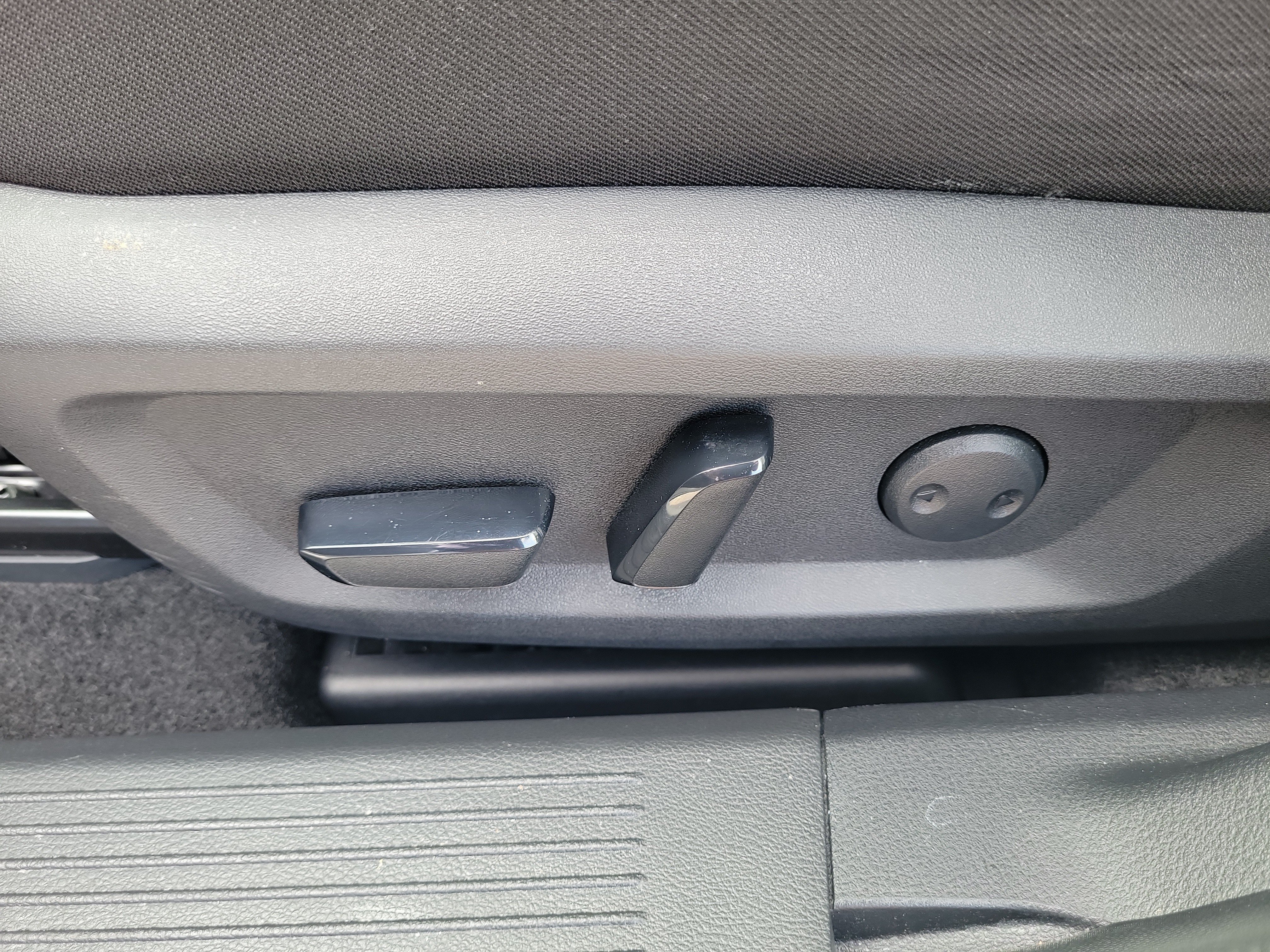 Certified 2023 Nissan Rogue SV FWD image 13