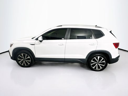 Used 2022 Volkswagen Taos SE AWD/4WD image 4