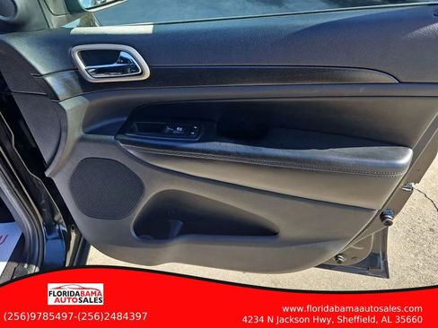 Used 2017 Jeep Grand Cherokee Laredo w/ Quick Order Package 2BE image 5