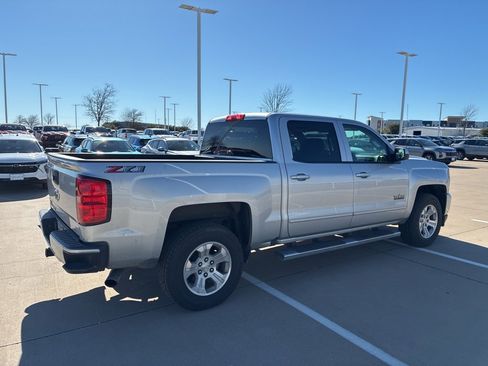 Used 2018 Chevrolet Silverado 1500 LT w/ Texas Edition image 4