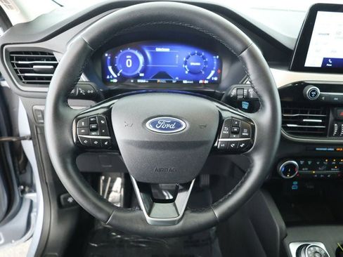 Used 2022 Ford Escape SEL w/ Technology Package image 11