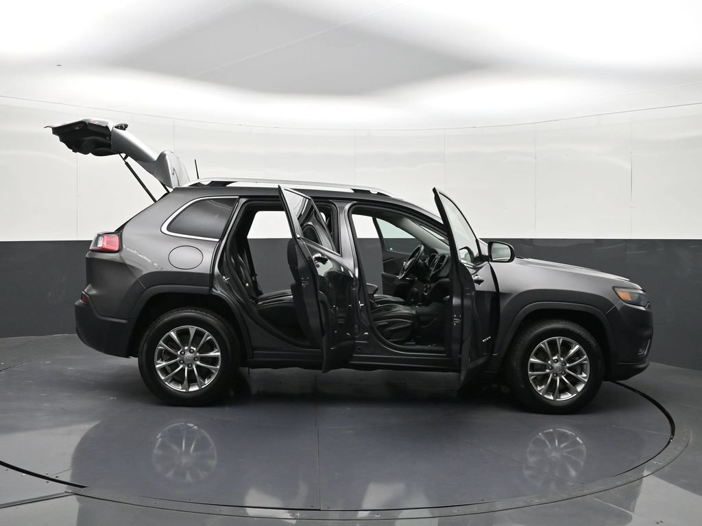 Used 2019 Jeep Cherokee Latitude Plus AWD/4WD image 33