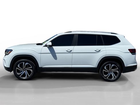 Certified 2022 Volkswagen Atlas SEL AWD/4WD image 2