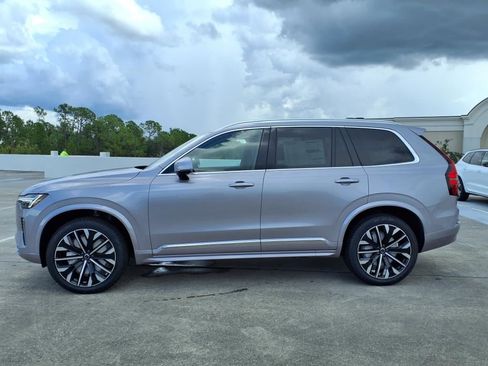 Used 2026 Volvo XC90 B5 Core w/ Protection Package Premier image 4