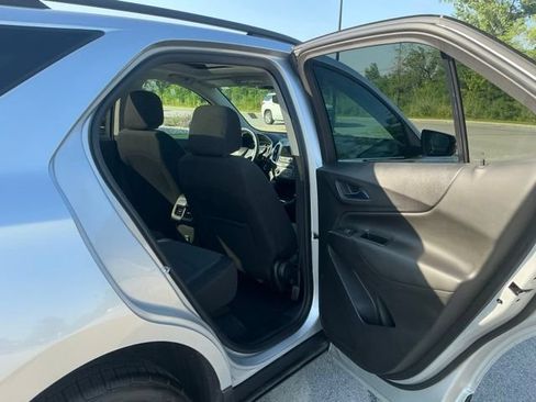 Used 2022 Chevrolet Equinox LT AWD/4WD image 18