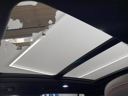 New 2026 Chevrolet Traverse Z71 image 9