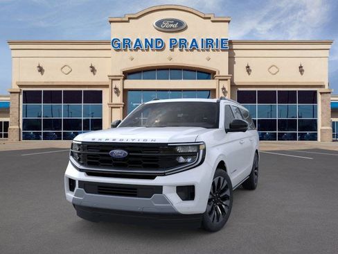 New 2025 Ford Expedition Max Platinum w/ Driver's Package image 2