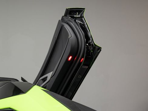 Used 2015 Lamborghini Aventador LP 700-4 image 41