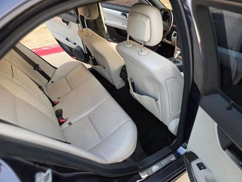 Used 2010 Mercedes-Benz C 300 Sedan image 11
