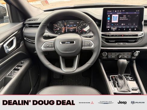 New 2026 Jeep Compass Latitude image 18