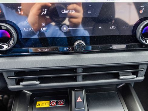New 2026 Subaru Solterra AWD/4WD image 7