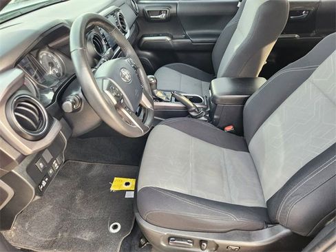 Used 2020 Toyota Tacoma TRD Off-Road image 13