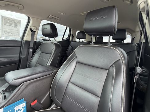 Used 2023 GMC Acadia Denali FWD image 21