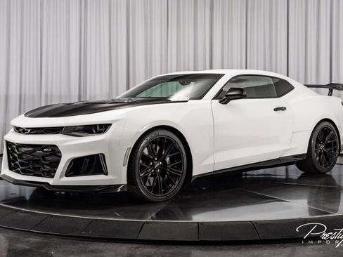 Used 2022 Chevrolet Camaro ZL1 image 10