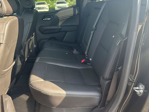 Used 2023 Chevrolet Colorado LT w/ LT Convenience Package III AWD/4WD image 10