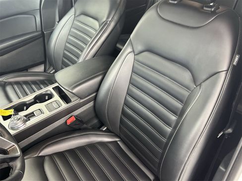 Used 2024 Ford Edge SEL image 12