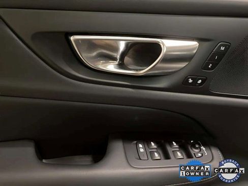 Used 2025 Volvo V60 B5 Cross Country Plus image 33