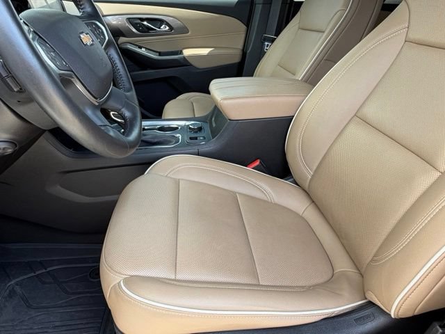 Used 2022 Chevrolet Traverse Premier FWD image 14