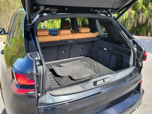 Used 2025 BMW X5 sDrive40i w/ M Sport Package image 11