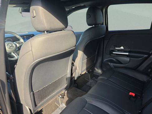 Certified 2025 Mercedes-Benz GLA 250 image 6