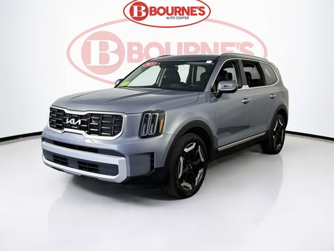 Used 2025 Kia Telluride S image 7