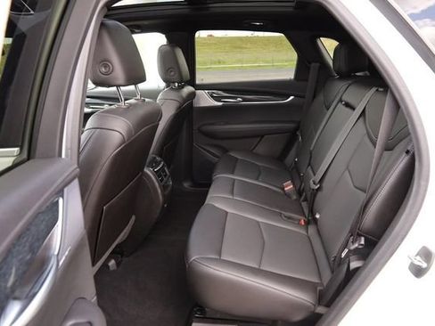Used 2023 Cadillac XT5 Premium Luxury FWD image 11
