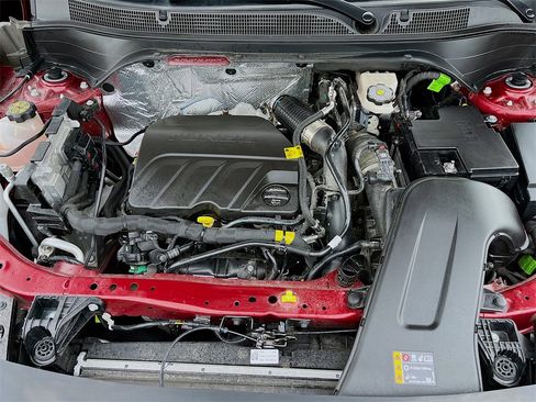 Used 2025 Chevrolet Trax RS w/ Driver Confidence Package image 29