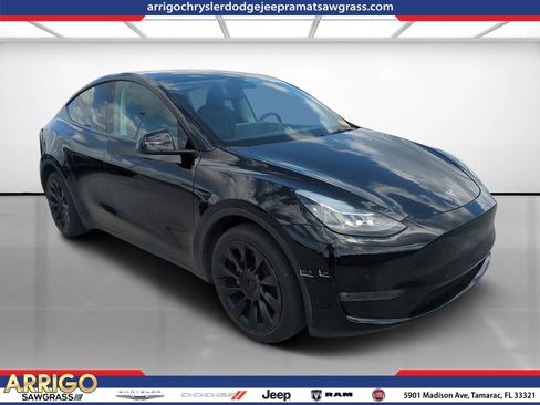Used 2022 Tesla Model Y Long Range image 1